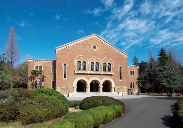 一橋大学