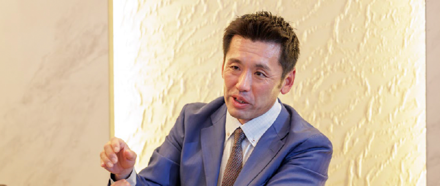 川名康介氏
