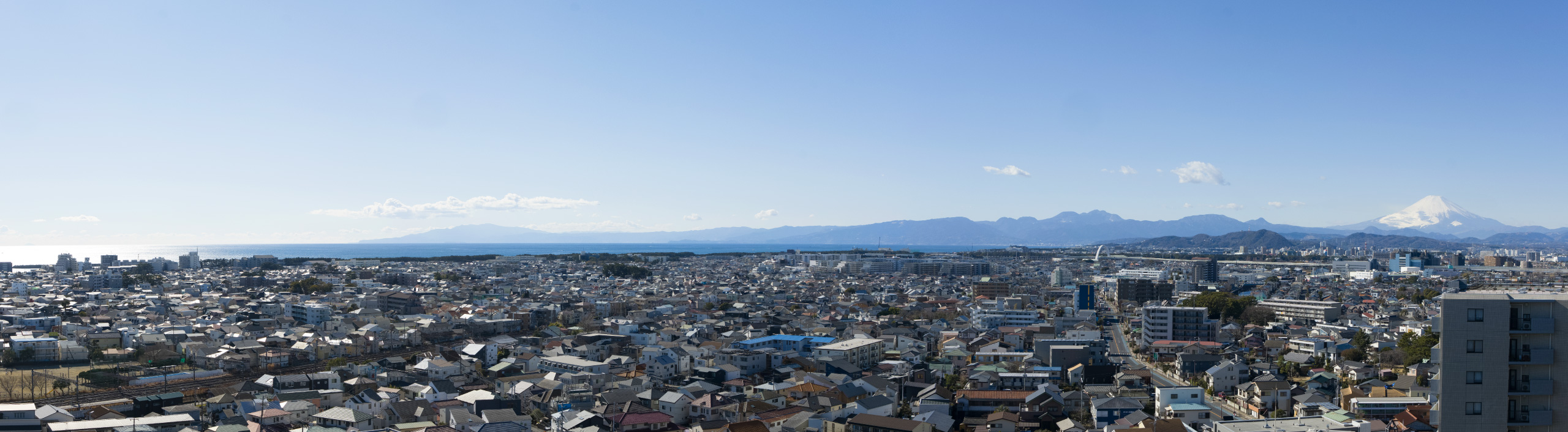 眺望写真（現地屋上テラス相当の高さから西方向を撮影／2026年1月撮影）