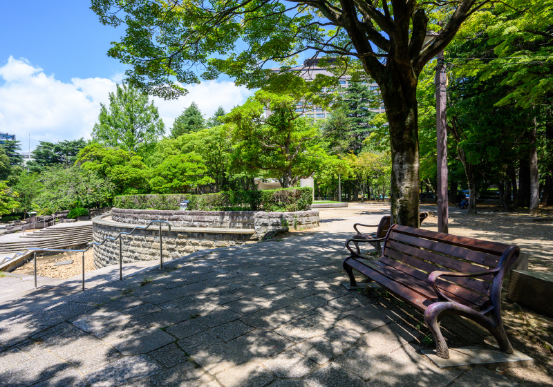 勾当台公園 徒歩10分（約770ｍ）